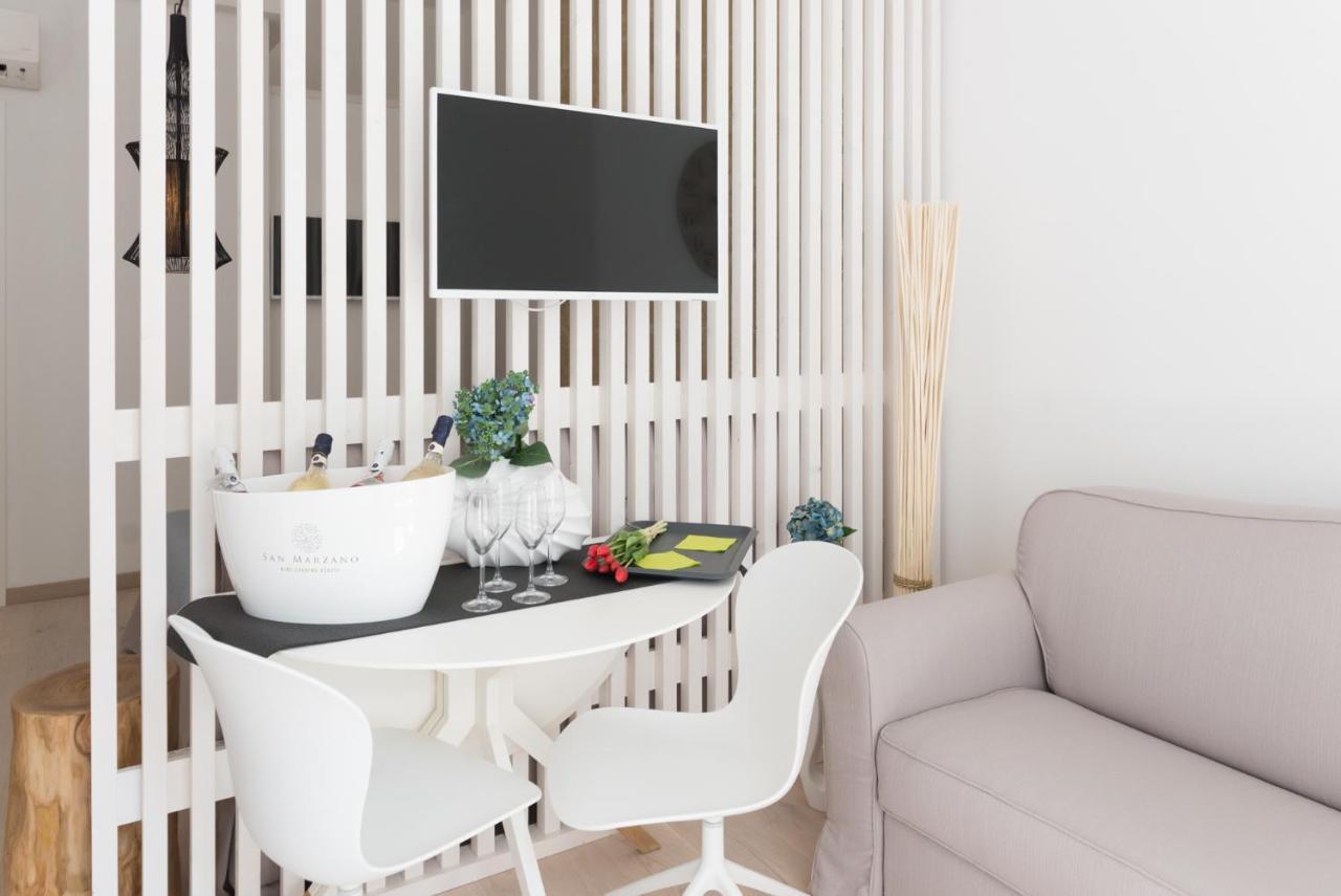 Mare Versus Luxury Suites Барлетта Экстерьер фото